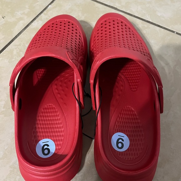 Echo Clogs - Picture 3 of 3